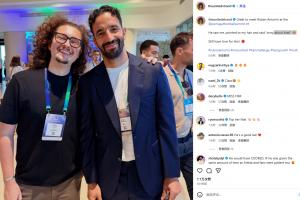 没能五连胜理发!蓄发哥晒合影:阿莫林指着我的头发说抱歉