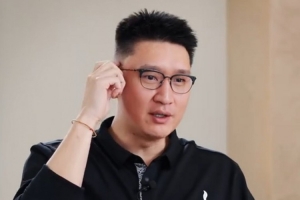 孙悦:特奥多西奇的传球让我觉得自己像个弱智 他还比我小三岁