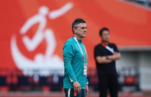 詹俊:无论从经验能力还是成绩上看,希望足协能留任安东尼奥
