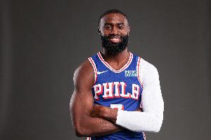 杰伦·布朗:我乐于指导年轻人 他们对我非常尊重