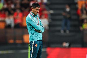 新华社评国足0-5惨败:又一记警钟 不能因青年队成绩好就盲目乐观
