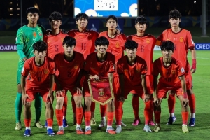 津媒:U17国足热身赛两连败看到差距,只靠高位逼抢还远远不够