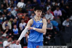 京媒:北京男篮的球员都瘦了 李楠指导说队员的比赛态度不错
