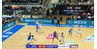 看你俩打进攻盛宴!半场沃特斯8中6轰下18分 维塔尔8中4砍下14分