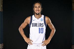 毫无起色!里萨谢半场5中1仅拿到2分1板1助