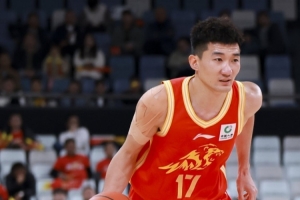 可惜空砍!孙铭徽13中8空砍球队第二高21分 其中三分9中5
