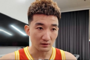 孙铭徽:脚还没有完全恢复 希望自己能够更多地带动年轻球员成长
