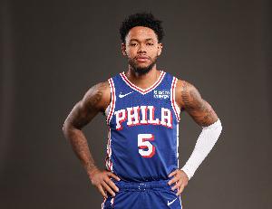 纳斯谈后卫轮换:更倾向9年老将西蒙斯 菲隆需要等待机会