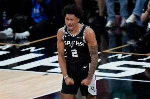 香波特:哈珀若一直替补3年后就废了 就像哈登不打首发也打不出来