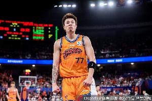 冲锋陷阵!张镇麟17中8砍全队最高28分外加3板4助 三分9中4