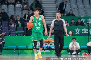 稳扎稳打!李虎翼9中5贡献12分 末节独得10分