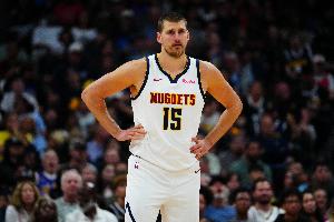 效率不高!约基奇半场13中3&三分7中1 得到8分3篮板2助攻1抢断