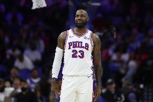 杰伦·布朗:品酒得问詹姆斯&他在这方面是资深老炮 是专业品酒师