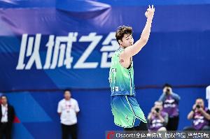 百发百中!何思雨替补7中7射落20分 其中三分6中6&正负值+20