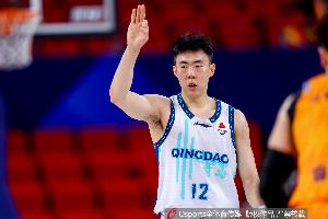 难阻失利!段昂君32分钟10中5拿15分 三分7中3
