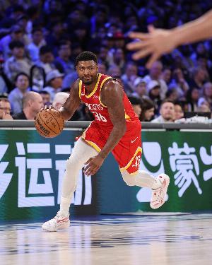 也不指望你啥了!斯玛特6投1中+3失误 三分一个都不进!