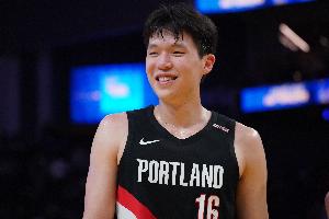 首个NBA赛季的收获?杨瀚森:放平心态 好好训练 然后开心打球