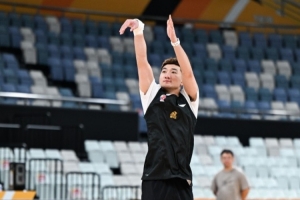 广厦今日上午踩场训练结束 今晚将坐镇主场对阵吉林 