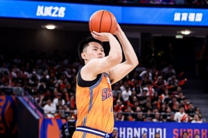 牛!李弘权18投10中&三分12中7砍下27分6板1断
