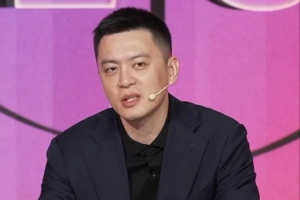 杨鸣:弗格非常自律 他的这种作息和习惯都是优秀球员的标杆