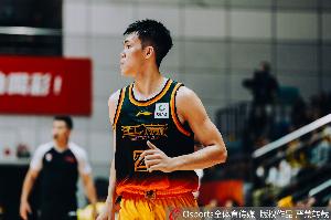 状态回暖!庞峥麟半场8中5拿下12分2篮板4助攻