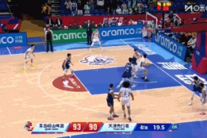 致胜防守?王睿泽篮下补防大帽拒绝赖俊豪上篮