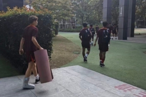 无缘U17国足名单!博主晒张伯霖穿护靴照:情况就是这样一个情况