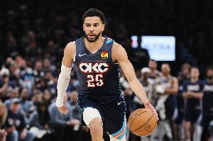 持续输出!阿杰伊·米切尔半场11中6拿下全队最高14分外加3板1助