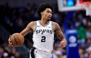 没手感!半场哈珀7中2拿5分 瓦塞尔6中1得4分