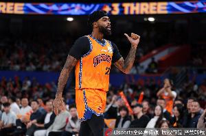 拉塞尔:外界以为我要来CBA大杀四方 其实我是个无私的球员